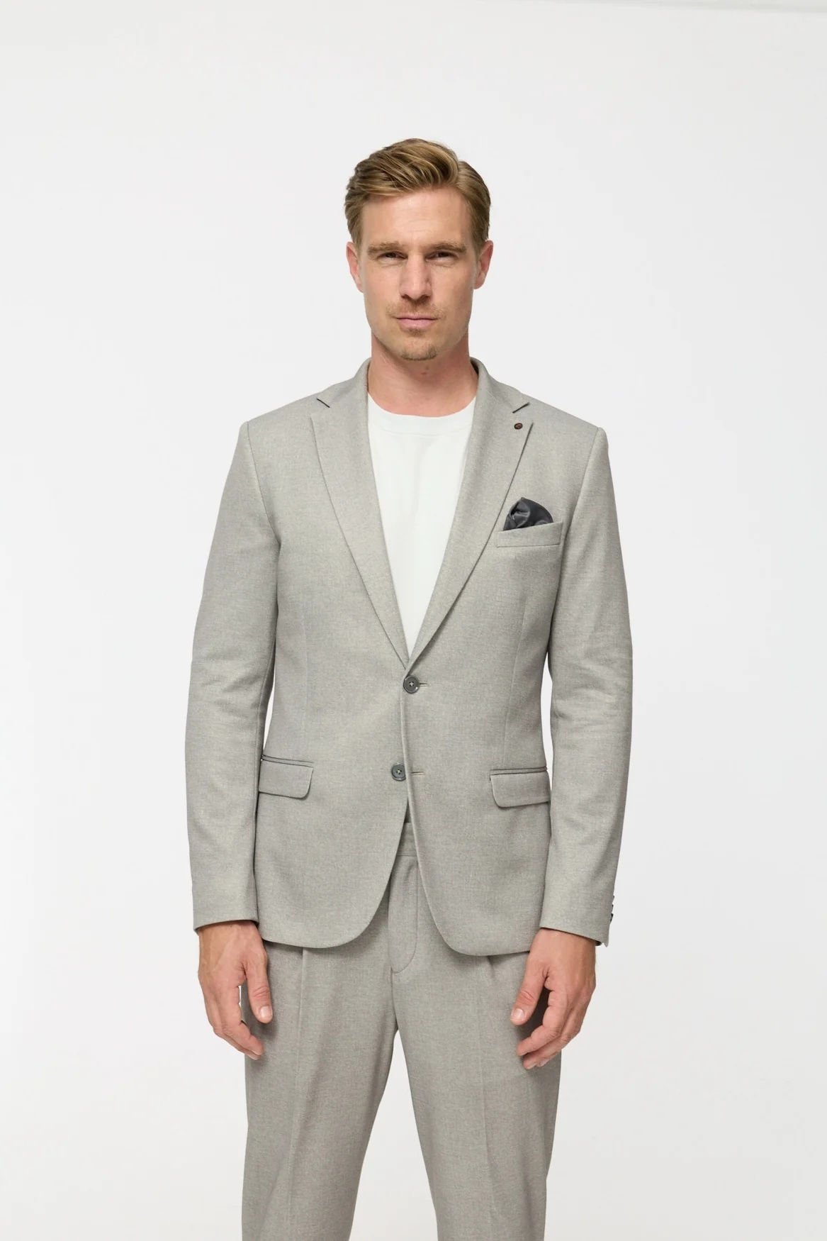 70148 Beige blazer Zuitable