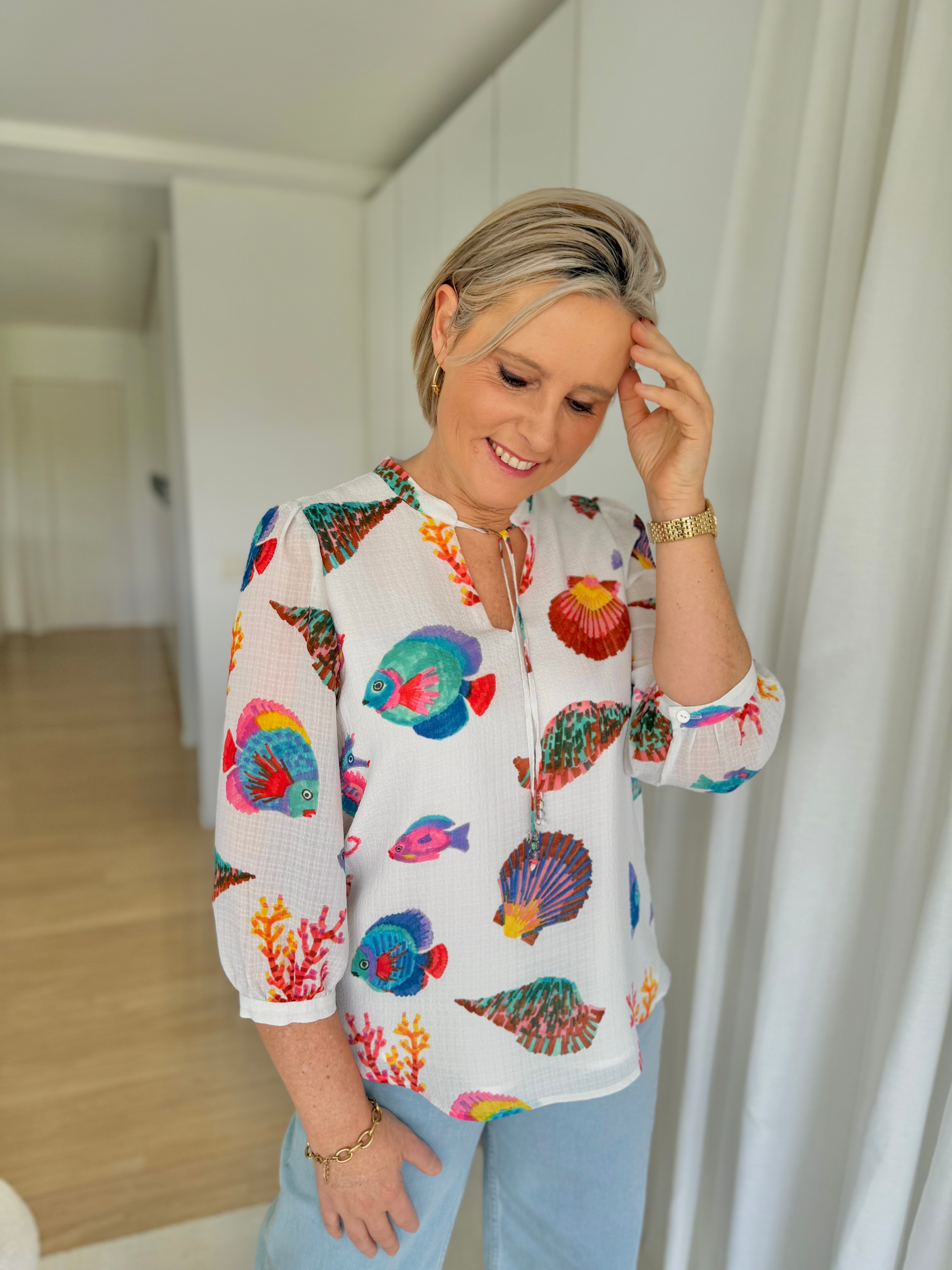 66772 Witte blouse in multicolor oceaan-print Mayerline