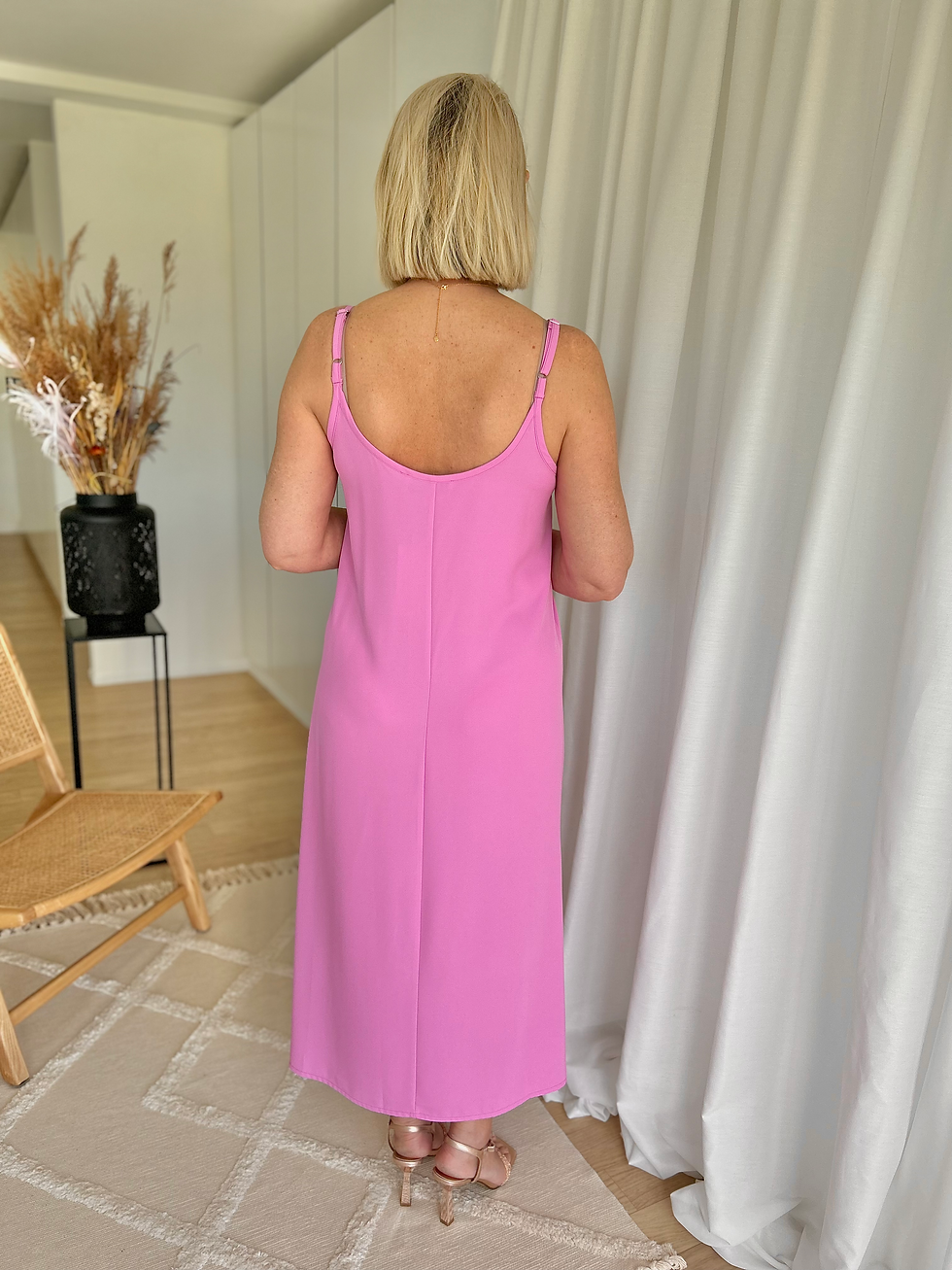 Thumbnail: 63180 Roze bain-soleil jurkje met contrasterend lint La Lotti