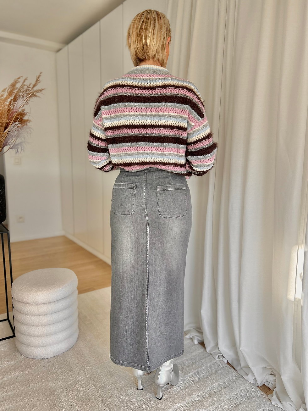 Thumbnail: 66307 Lichtgrijze jeansrok met speciale knopenband Caroline Biss