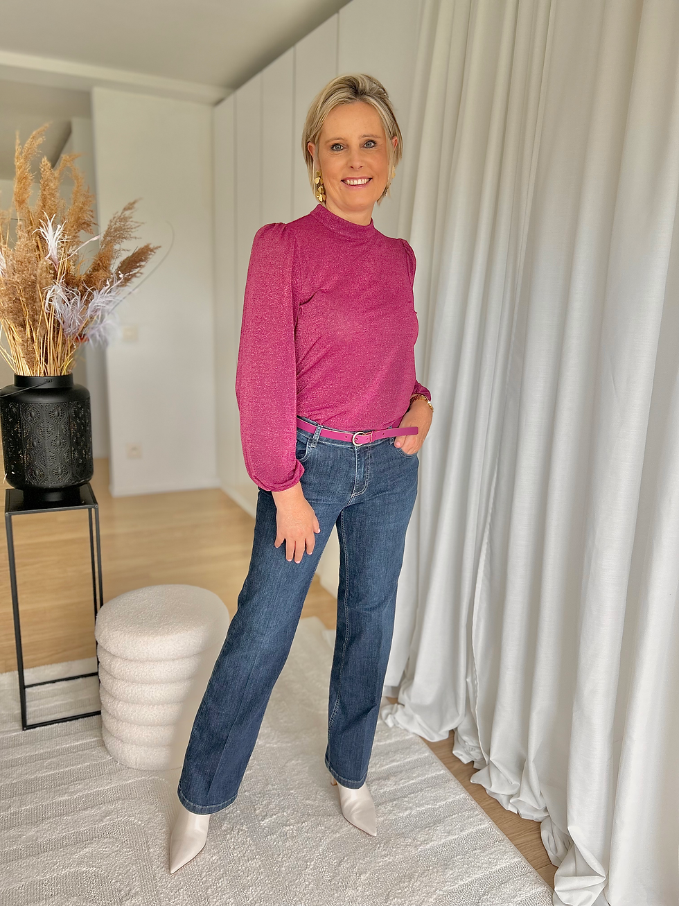 Thumbnail: 64971 Magentakleurige blouse in stretch-kwaliteit fijne glinster Signe & Nature