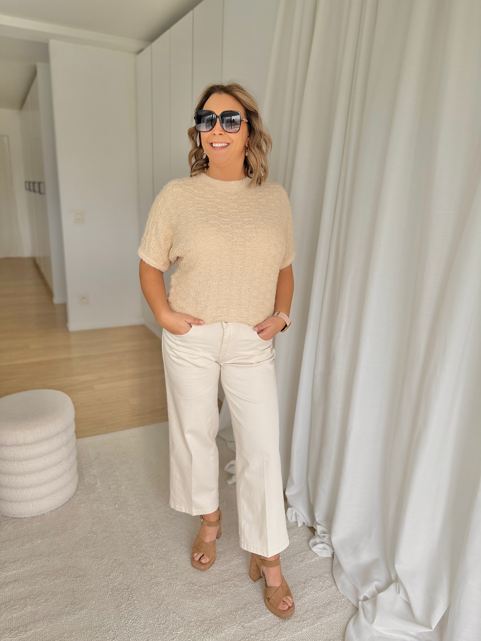 Thumbnail: 66371 Beige fluffy trui met fijne glinstering Marie Méro