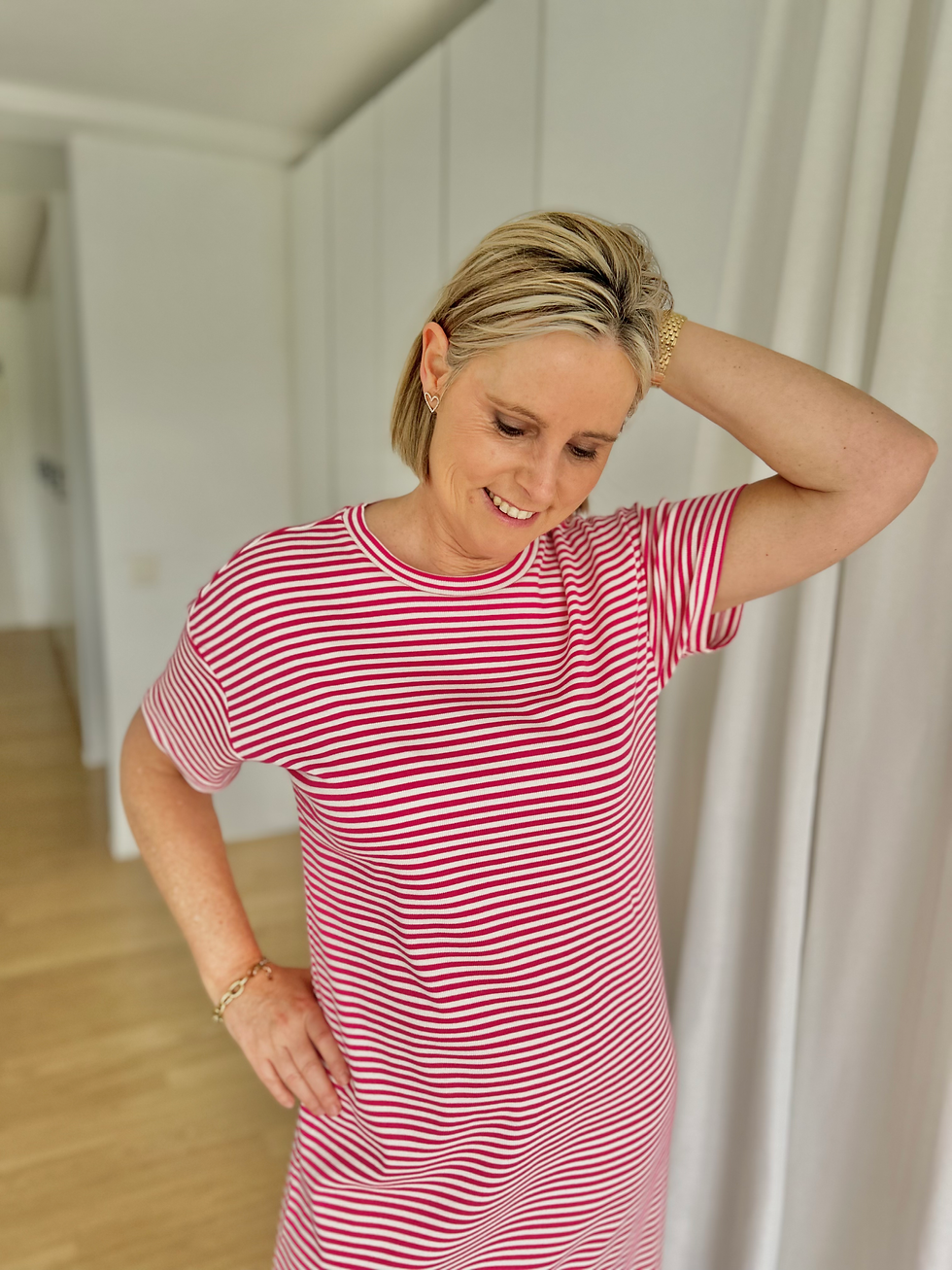 Thumbnail: 63921 Extra lange t-shirt jurk met split wit/fuchsia strepen Vila