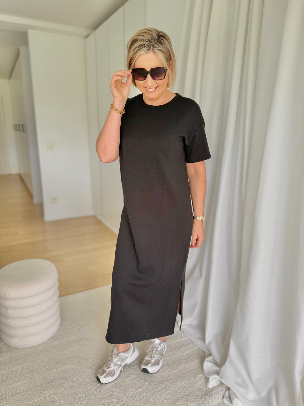 Thumbnail: 66796 Zwarte sweaterjurk in stretch-kwaliteit met split Vila