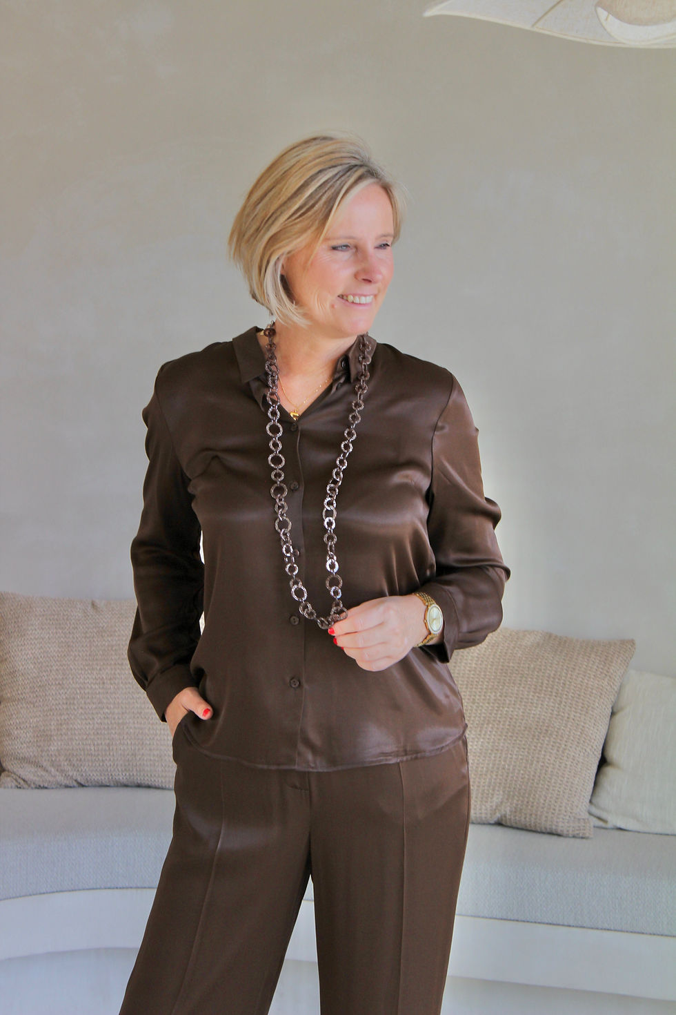 Thumbnail: 72645 Donkerbruine geklede satijn-look broek Green Ice