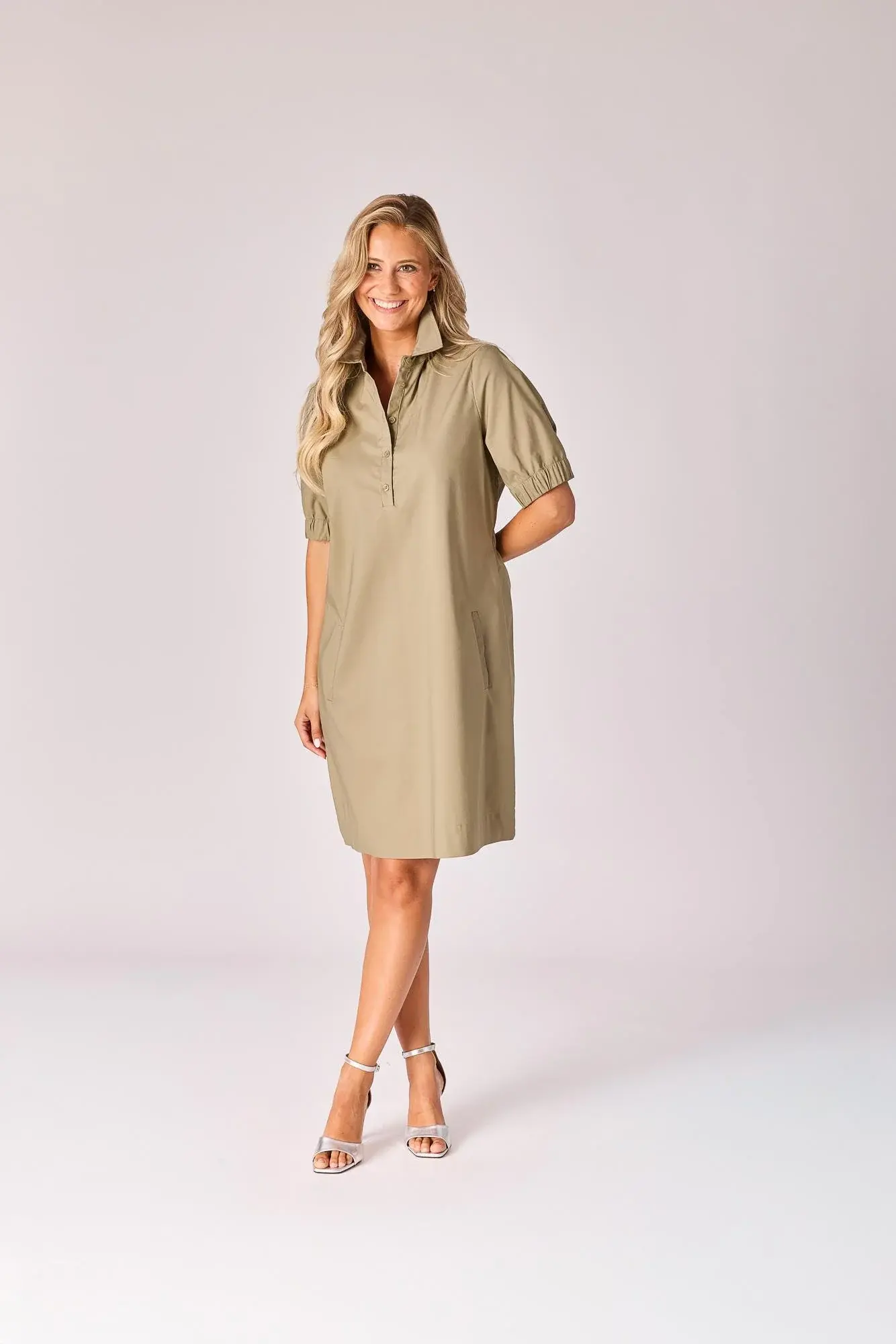 69486 Beige jurk talona short La Lotti