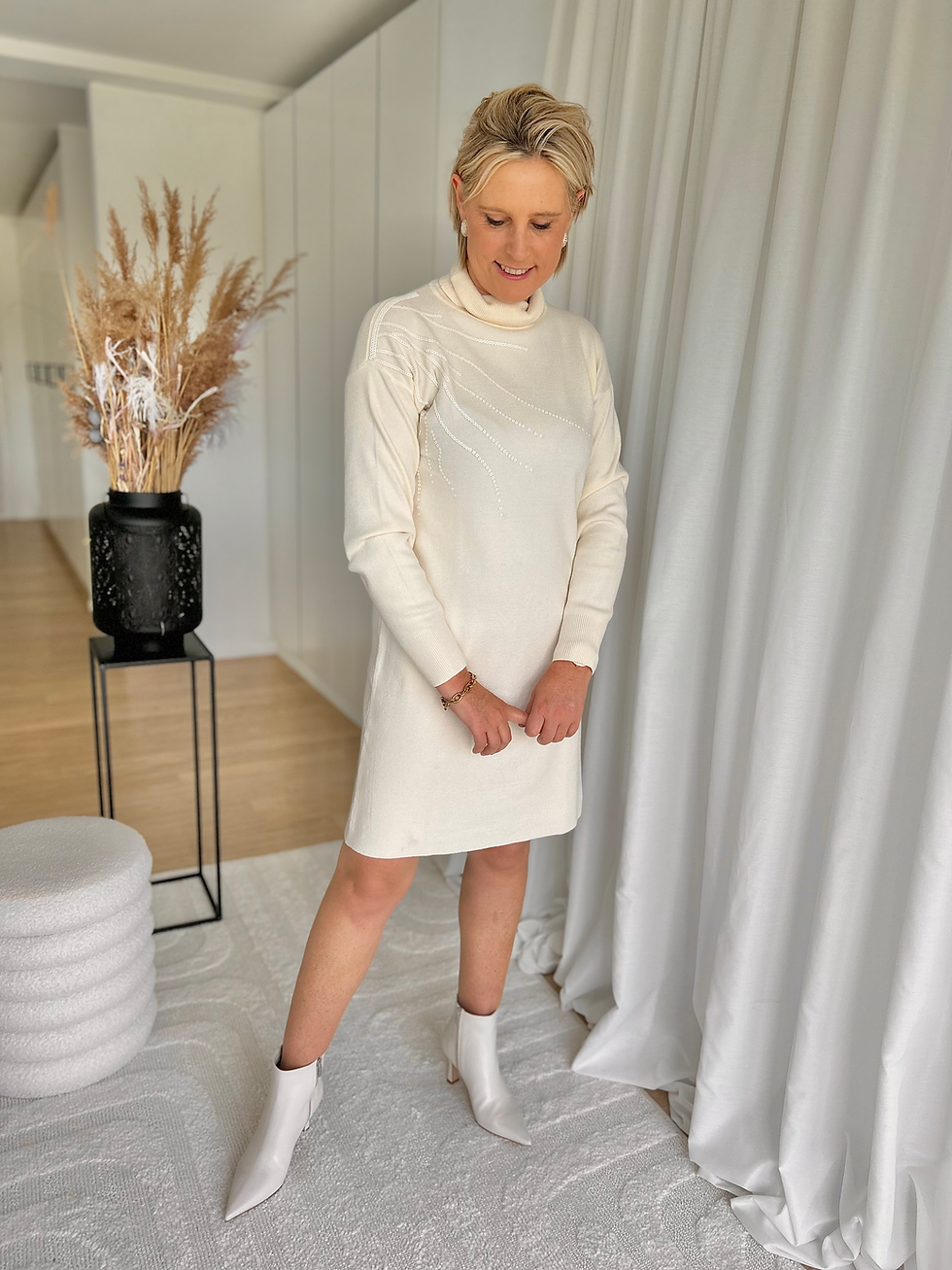 Thumbnail: 65200 Ecru rolkraagjurkje in tricot-kwaliteit met fantasie in pailletten Senso