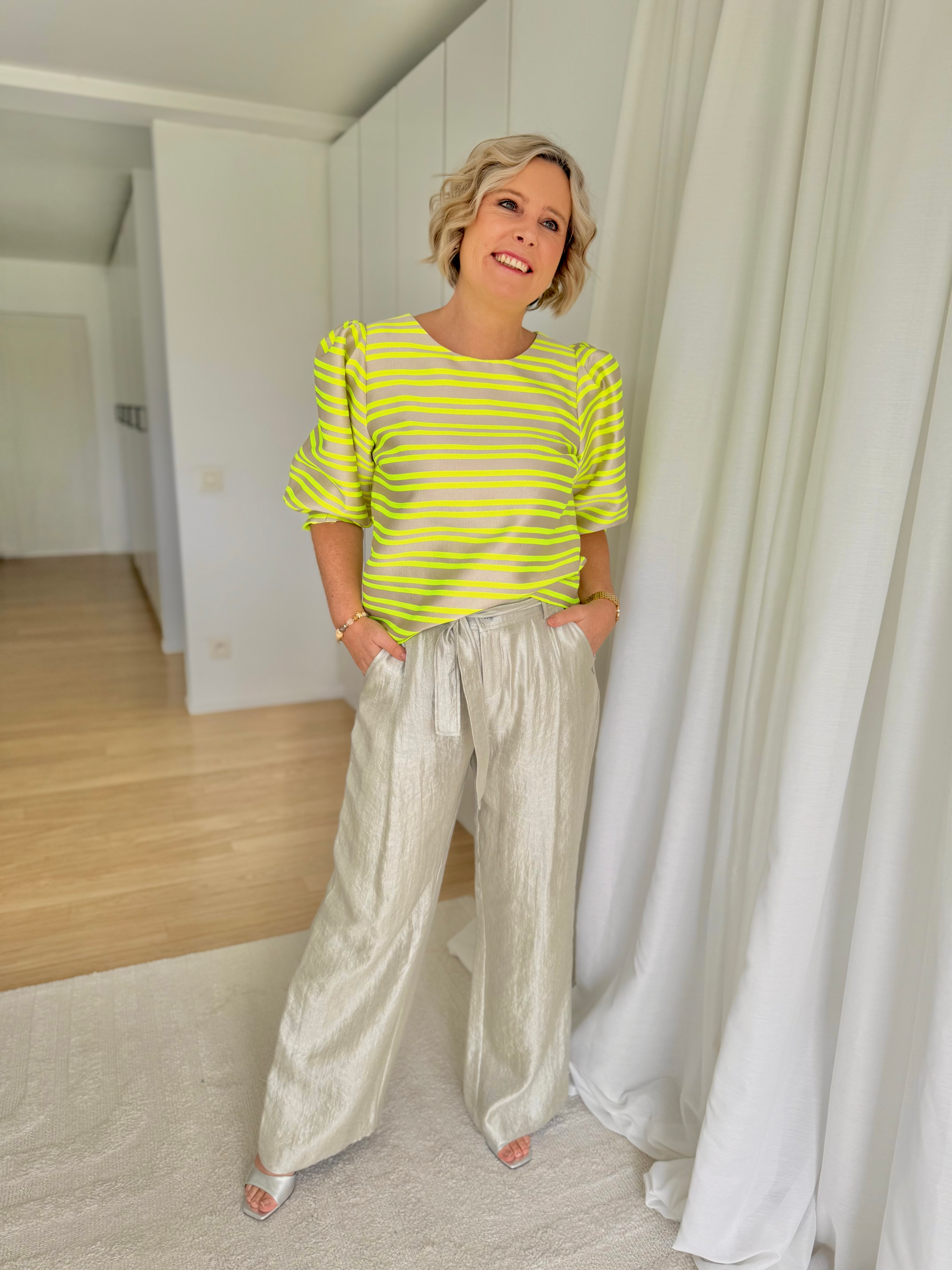 65434 Satijn-look bandplooibroek met strik model 'Parmis' Xandres