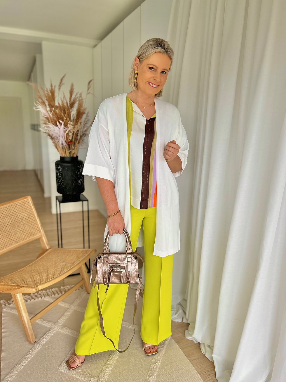 Thumbnail: 63702 Witte tricot cardigan halflang Atmos