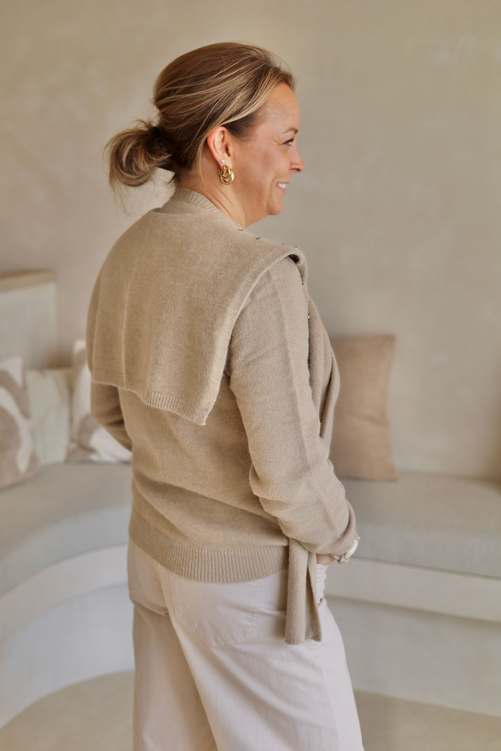 Thumbnail: 72370 Beige trui met bijpassende sjaal inclusief C&S The Label