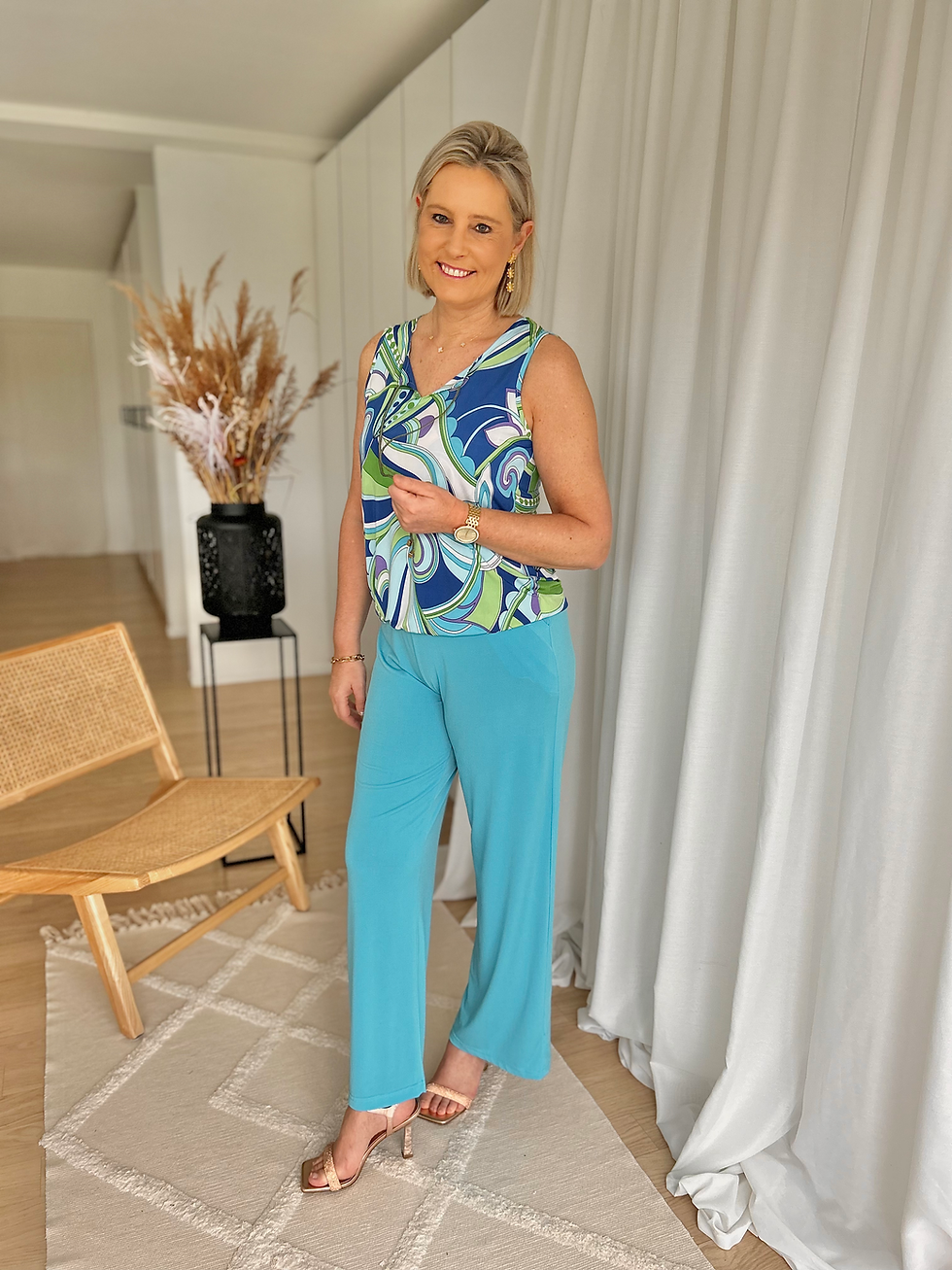 Thumbnail: 63136 Aquablauwe broek op rek stretch-kwaliteit Batida