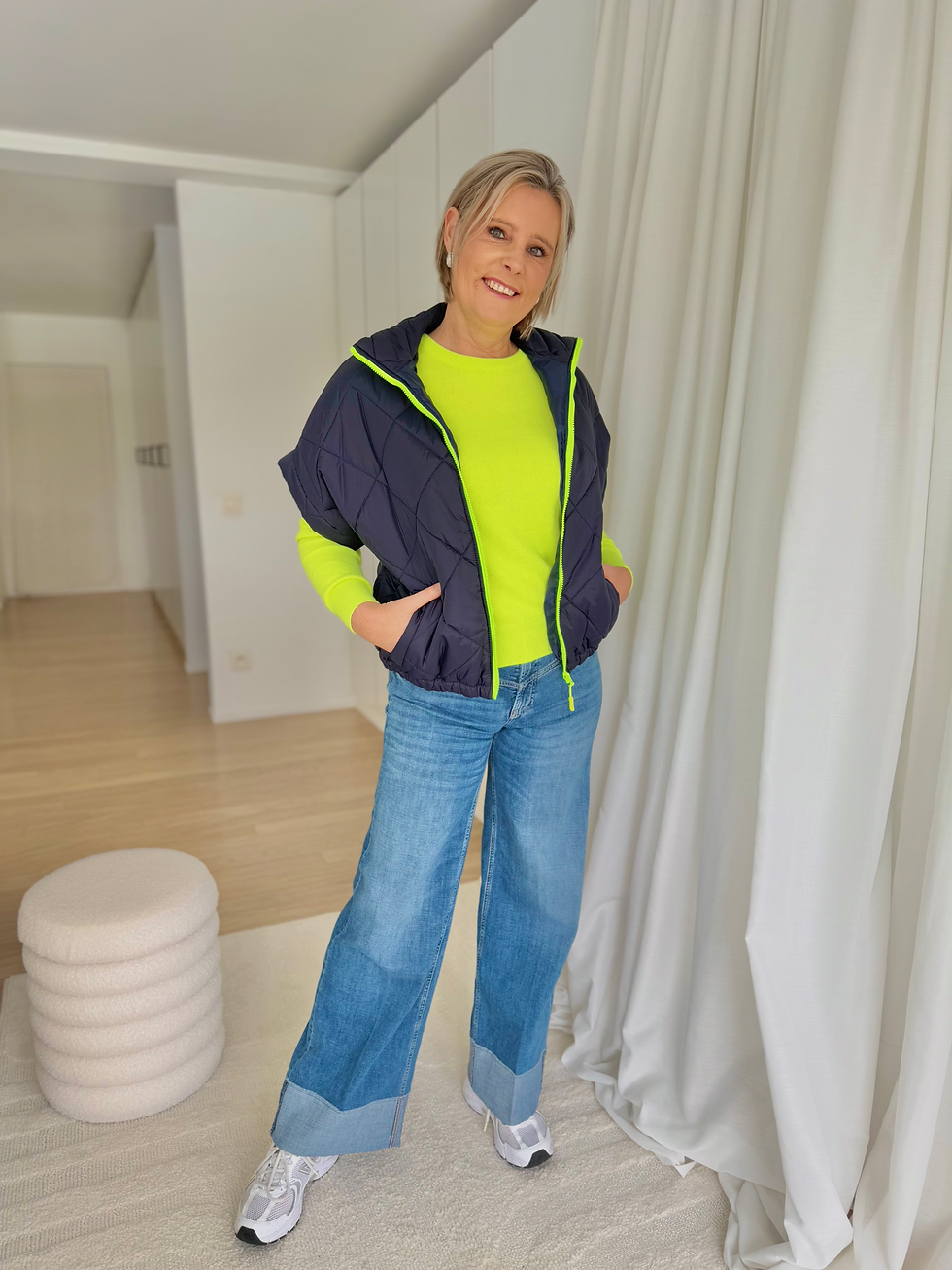Thumbnail: 66142 Jeans met dubbele naad en vaste omslag model 'Antonia' van Cambio