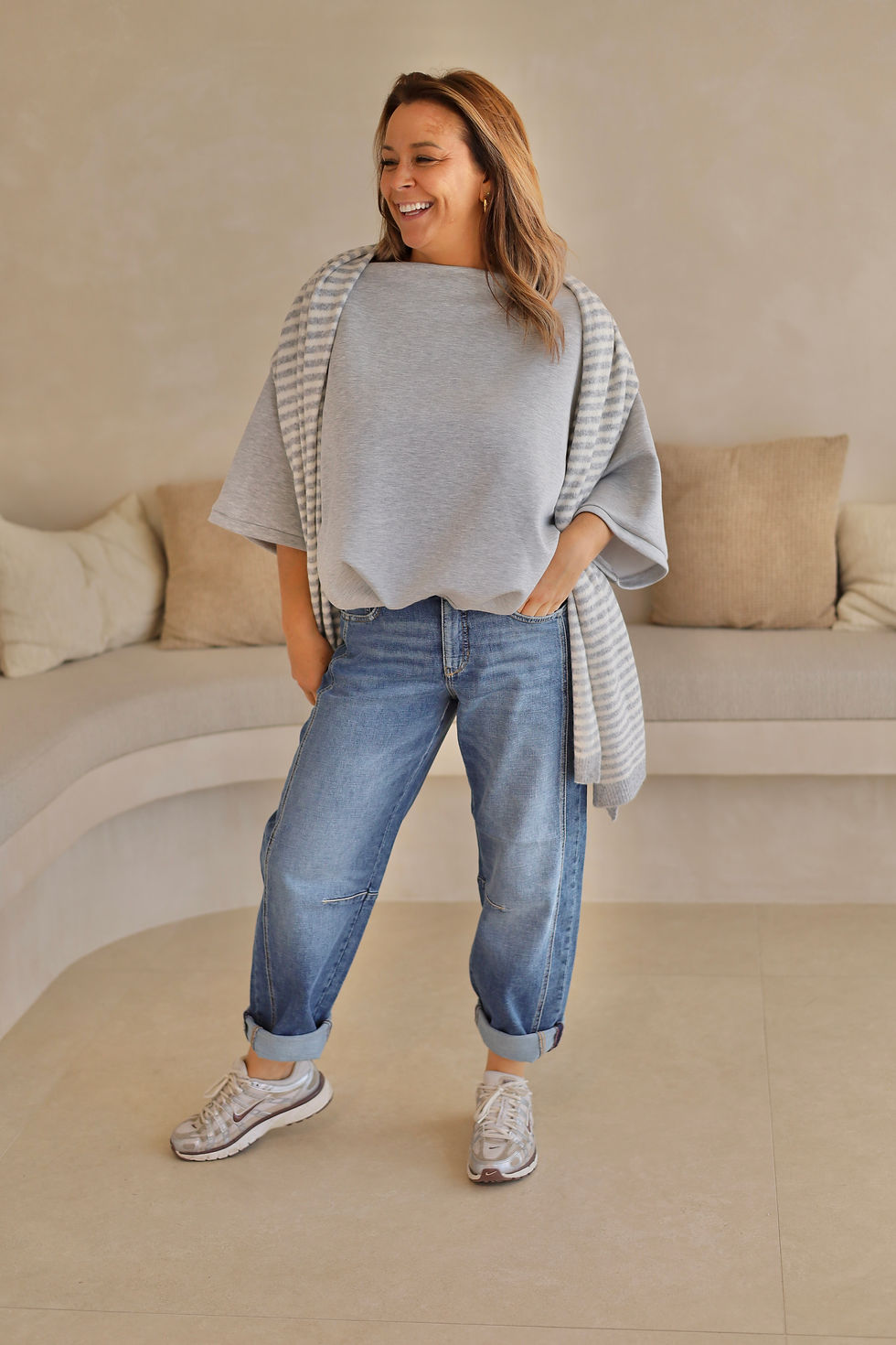 Thumbnail: 73686 Oversized sweater in lichtgrijs op rekker Black Rose