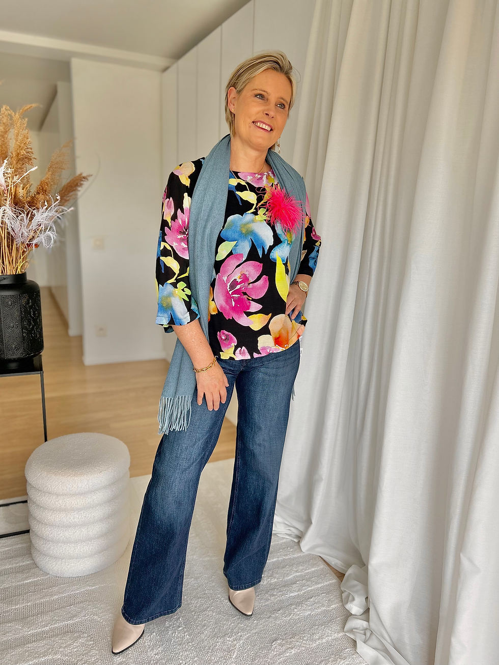 Thumbnail: 65209 Zwarte blouse in felgekleurde multicolor print Senso