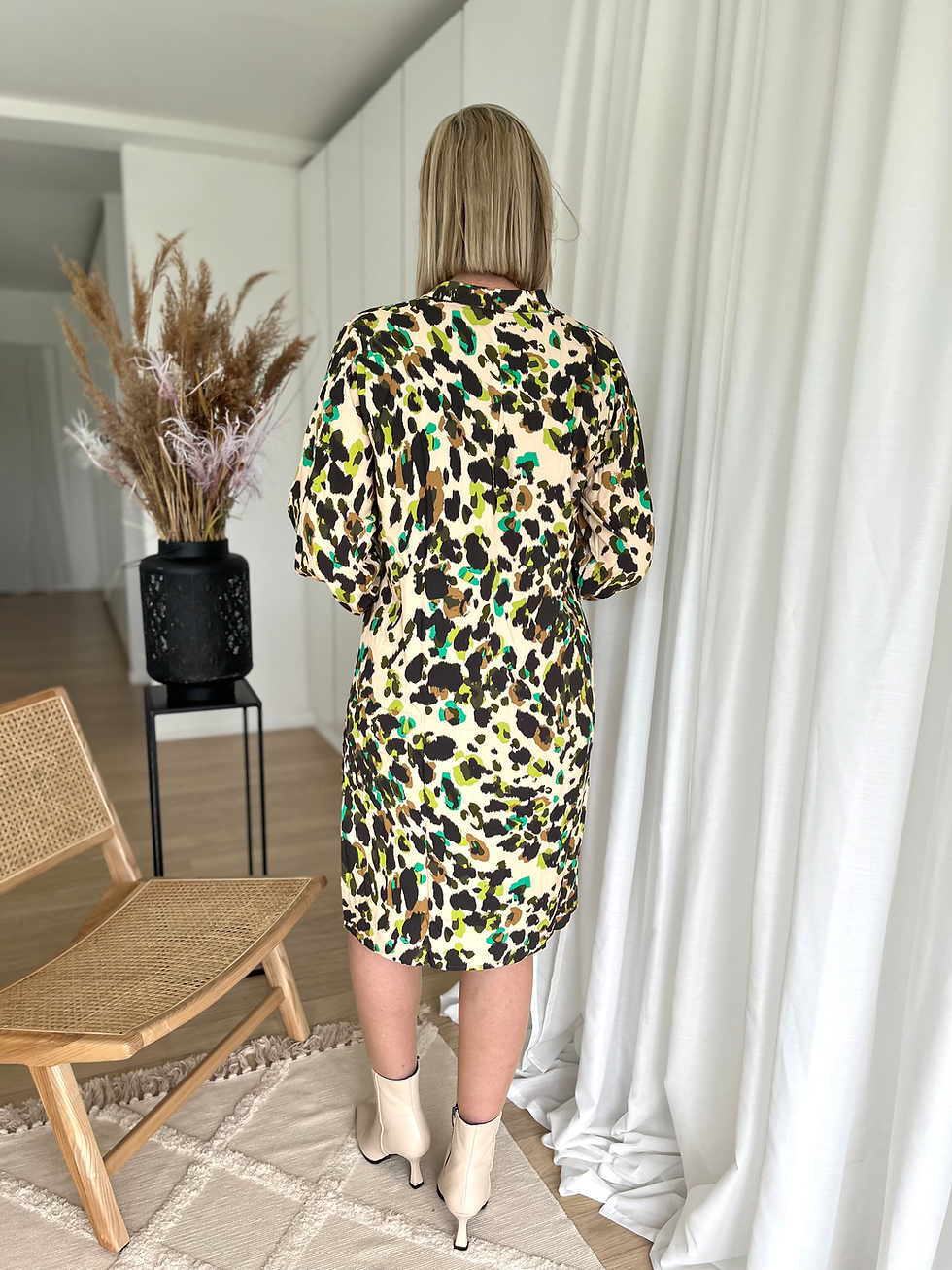 Thumbnail: 62005 Grasgroene wollen cardigan Signe & Nature