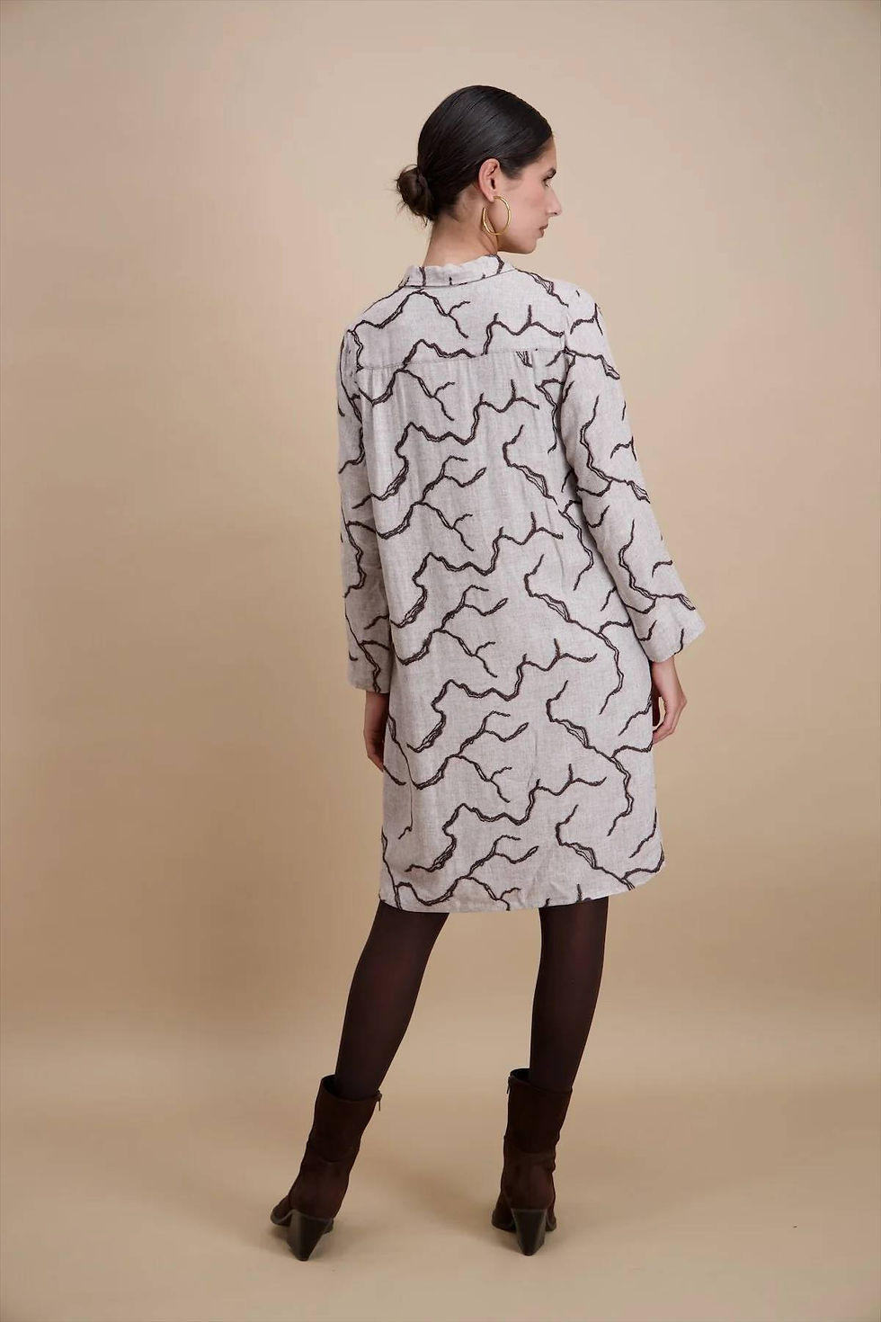 Thumbnail: 72477 Rechte midi-jurk met halve knoopsluiting Signe Nature
