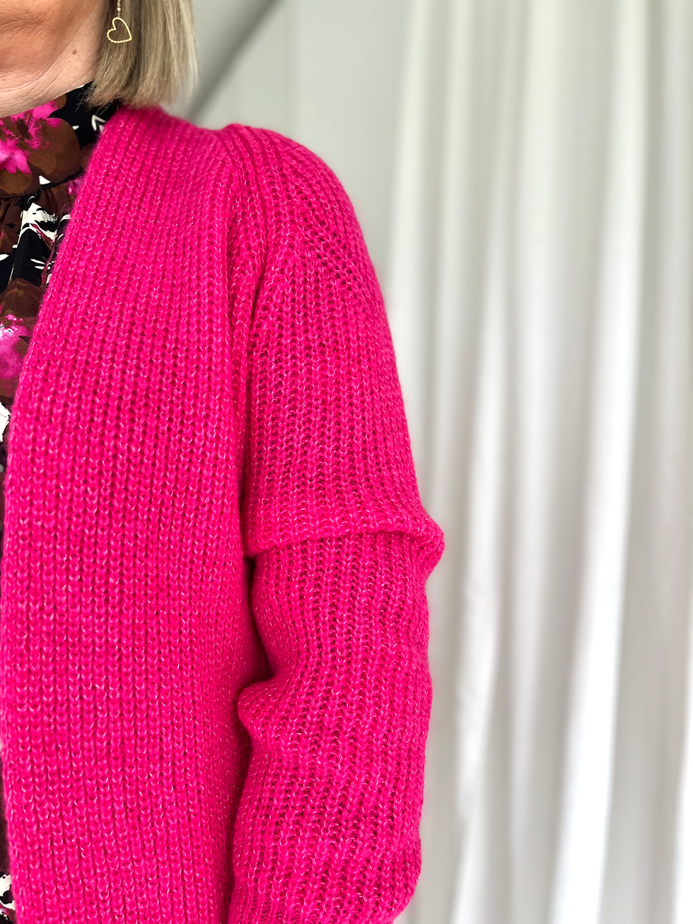 Thumbnail: 62037 Korte jurk opstaande kraag met fuchsia/camel print Signe & Nature