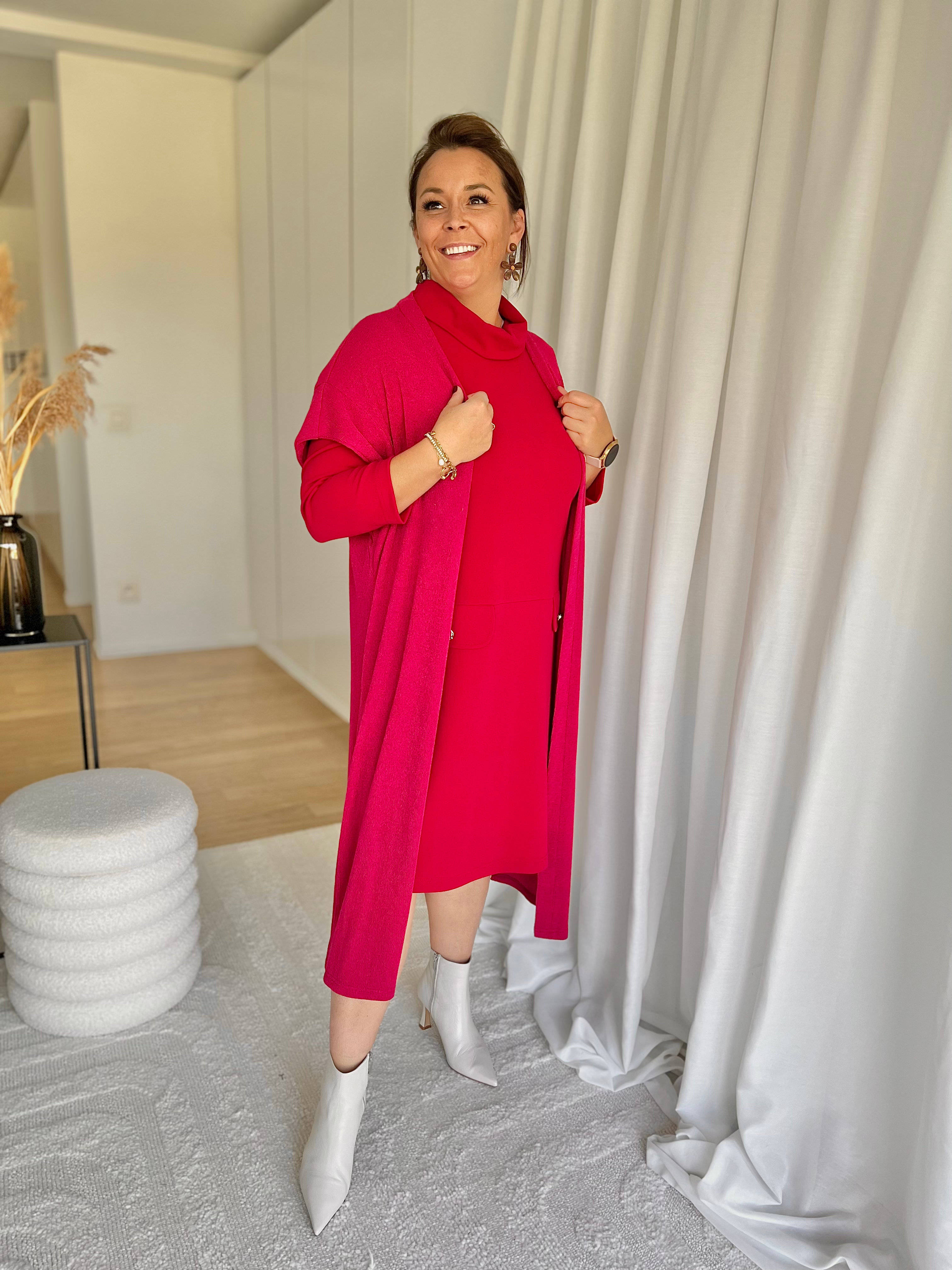 64795 Fuchsia roze lange zachte cardigan zonder mouwen Batida