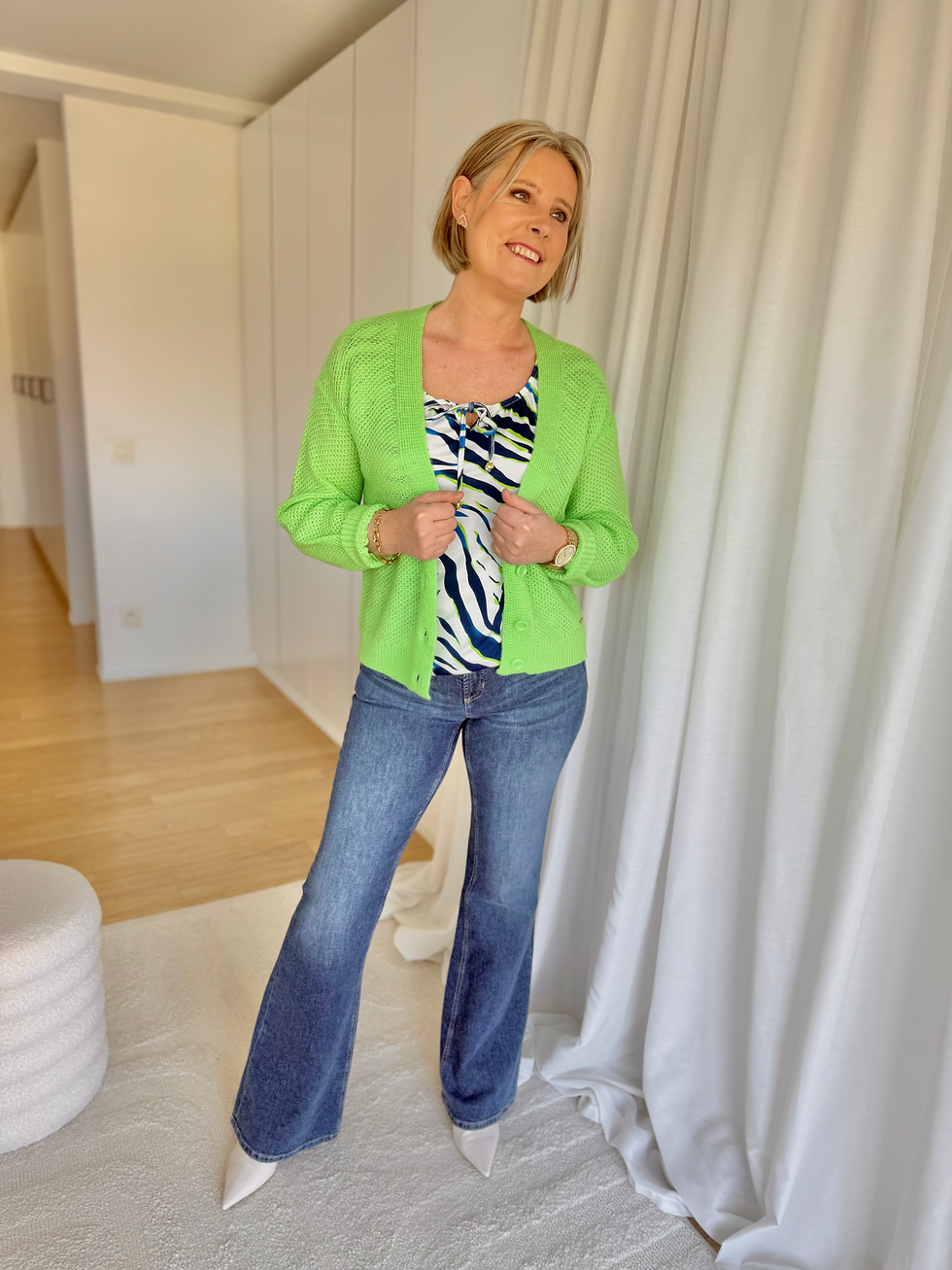 Thumbnail: 63672 Felgroene cardigan in wol-kwaliteit met knopen Vila Joy