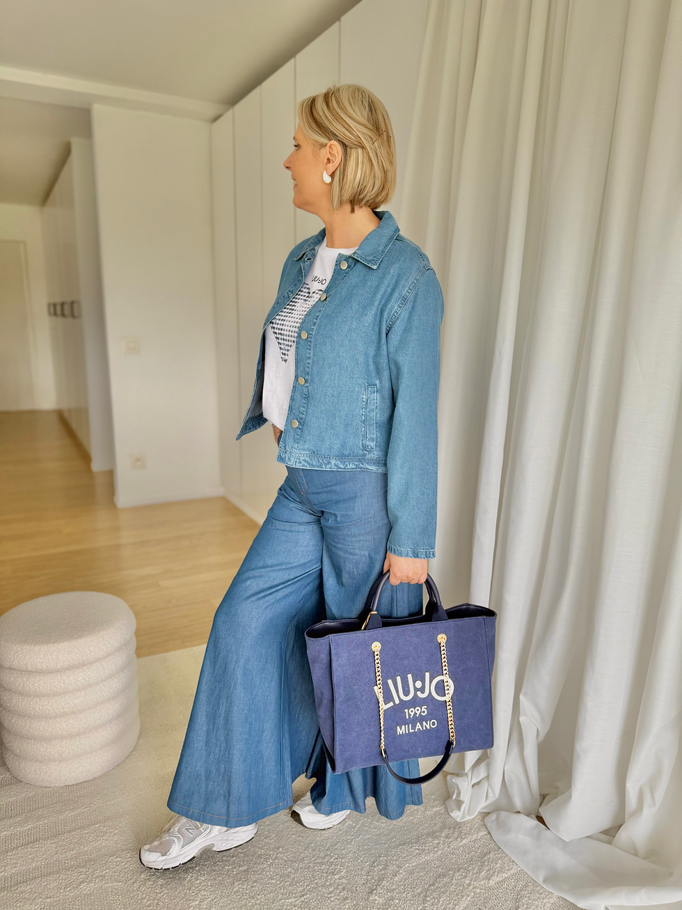 Thumbnail: 65713 Ultra-dunne jeans-look broek met wijde pijpen en hoge taille Liu Jo