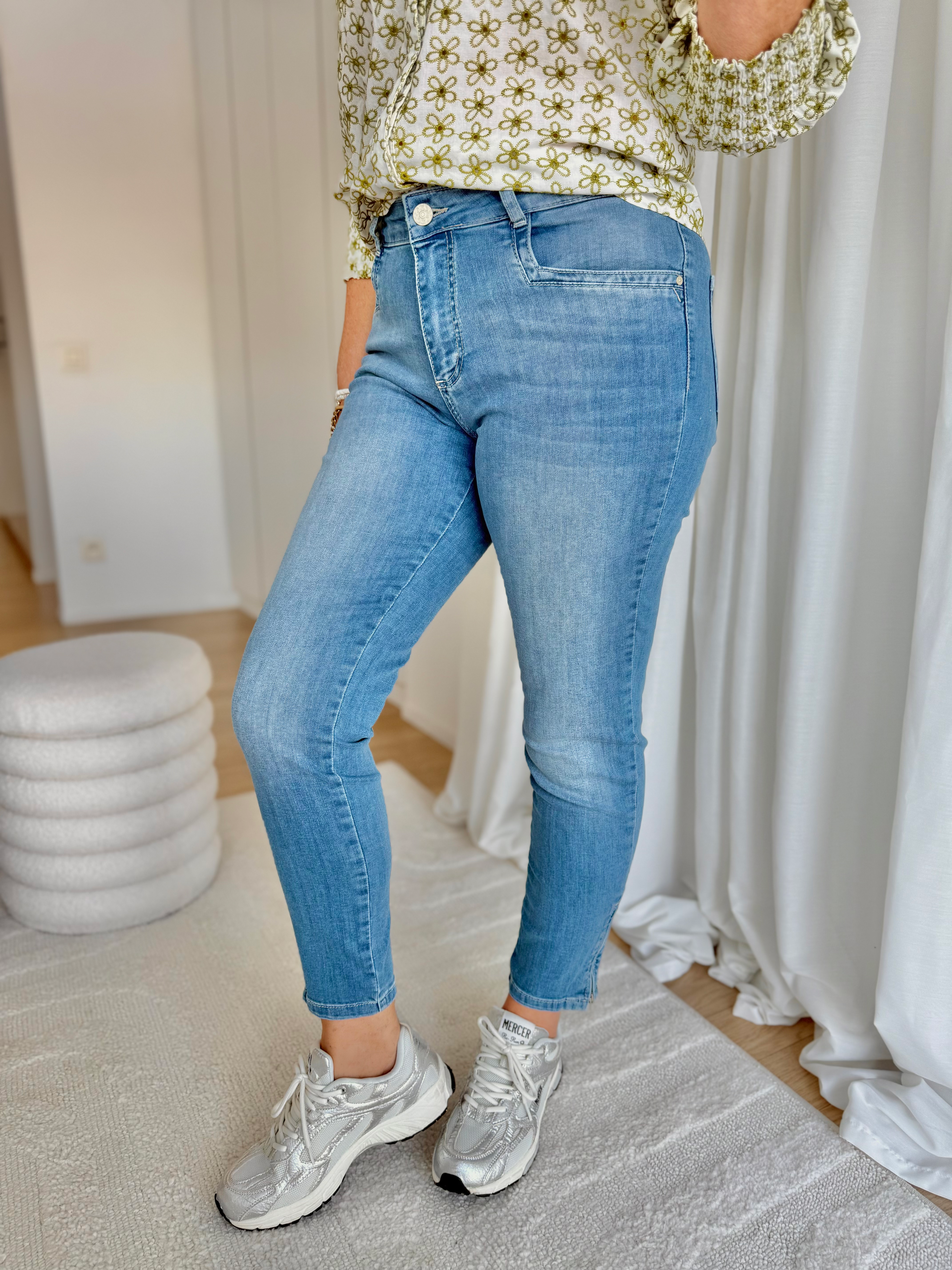 66279 Skinny jeans met rits in lichte washing model 'Amber' van Para Mi