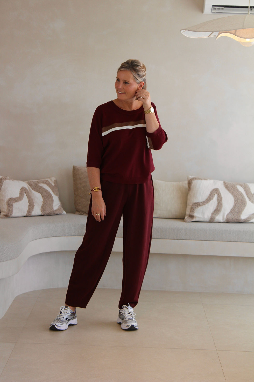 Thumbnail: 71730 Bordeaux trui losser model met ecru en glinsterende streep Vila Joy