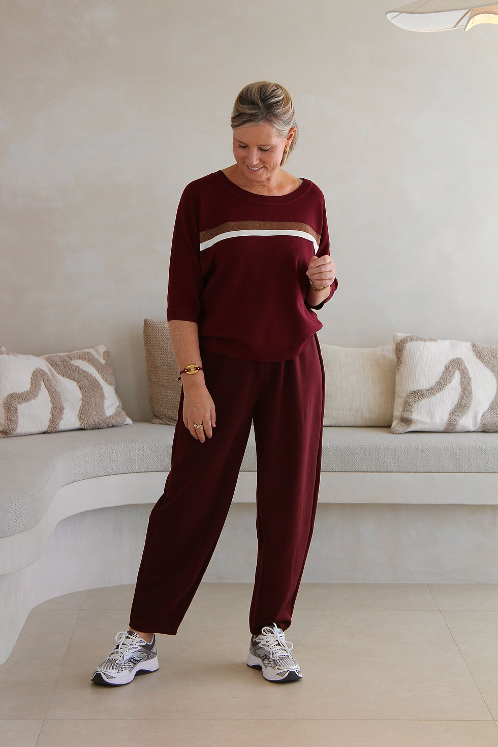 Thumbnail: 71730 Bordeaux trui losser model met ecru en glinsterende streep Vila Joy