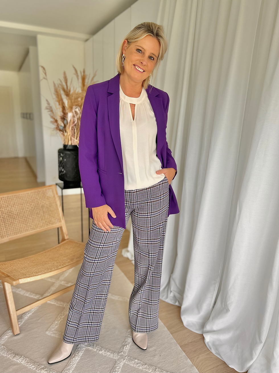 Thumbnail: 62349 Donkerpaars blazer langer model Comma