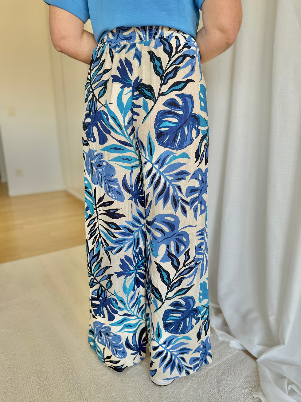 Thumbnail: 66934 Linnen multicolor broek op rek blauw/ecru Vila