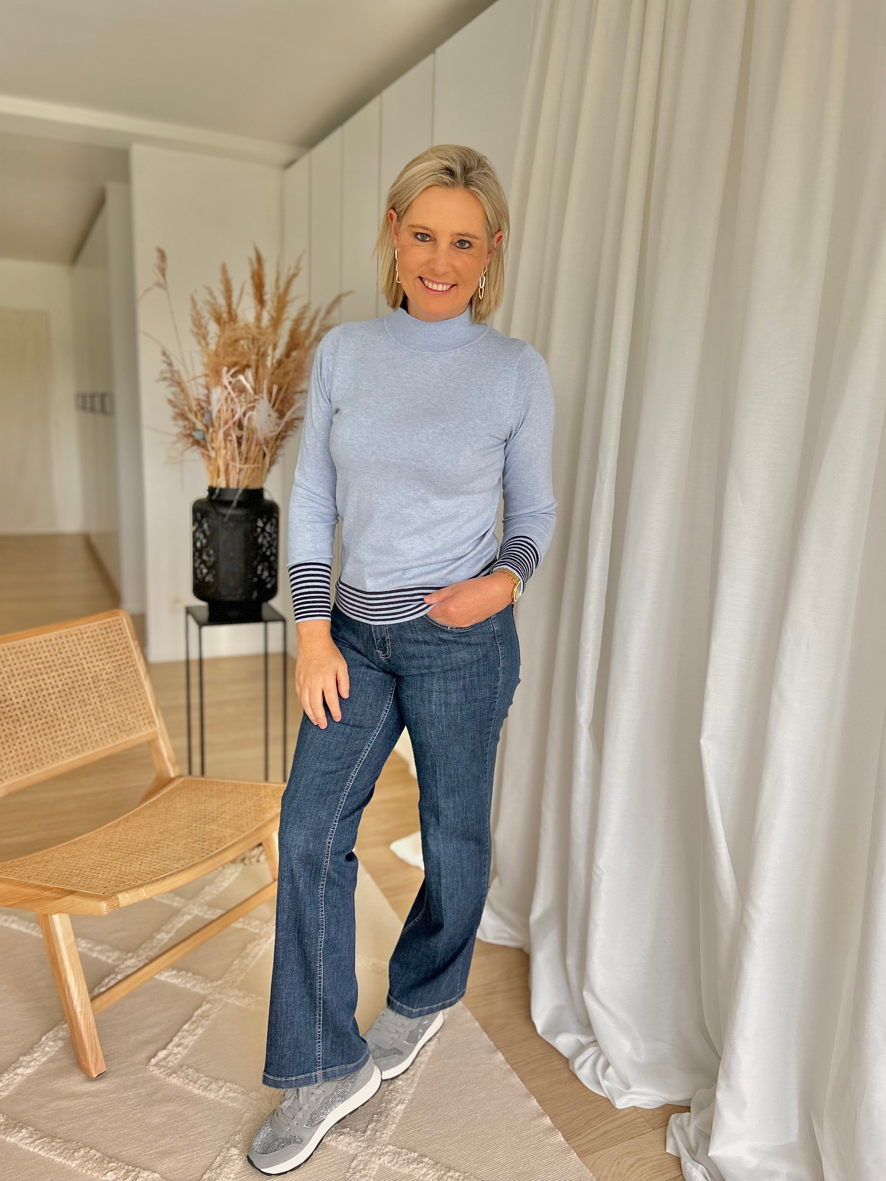 61851 Jeans in donkere wassing bredere pijp model "EVE" van Para Mi