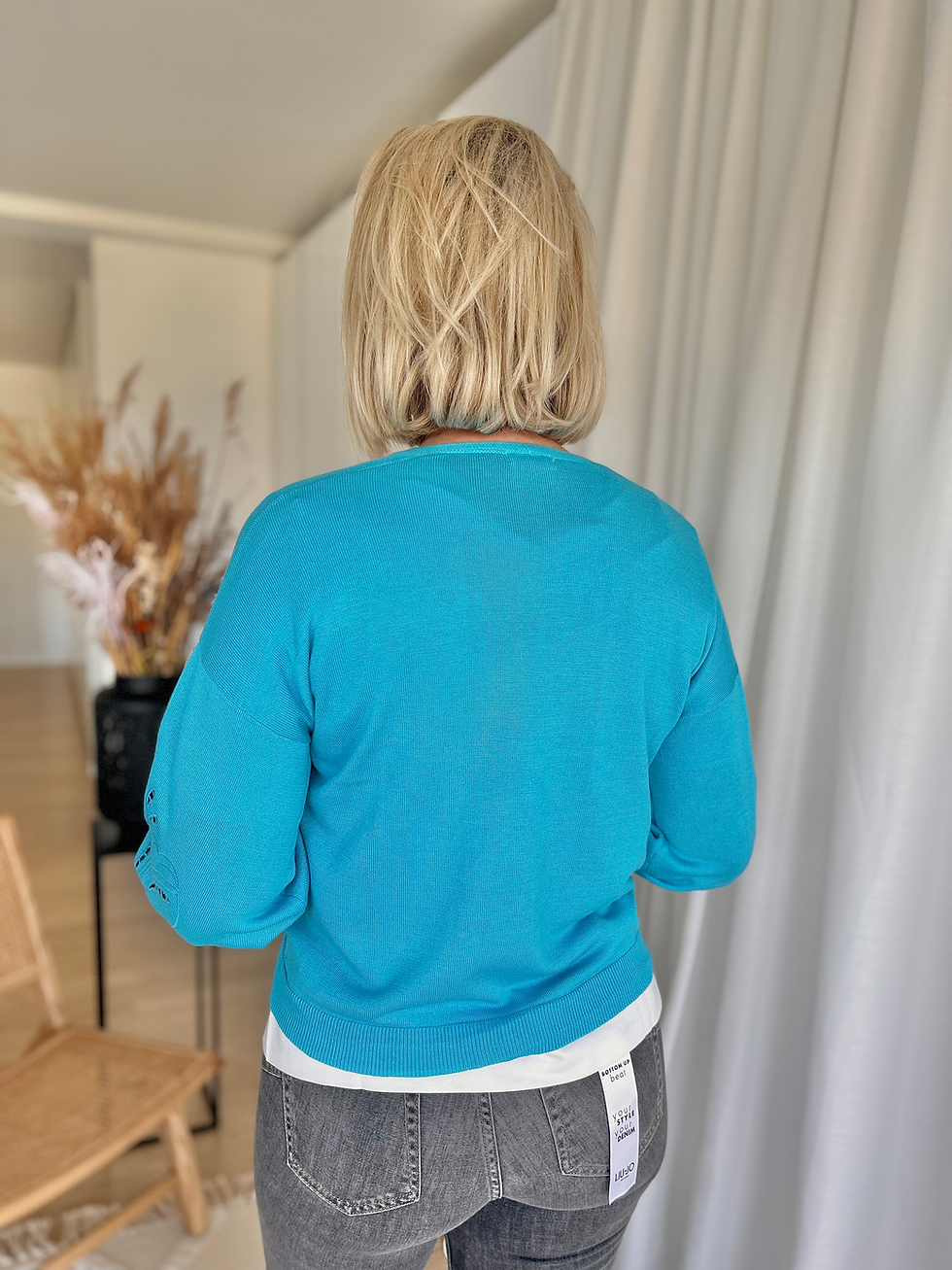 Thumbnail: 63721 Aquablauwe cardigan met mouwen in kantdetails Atmos