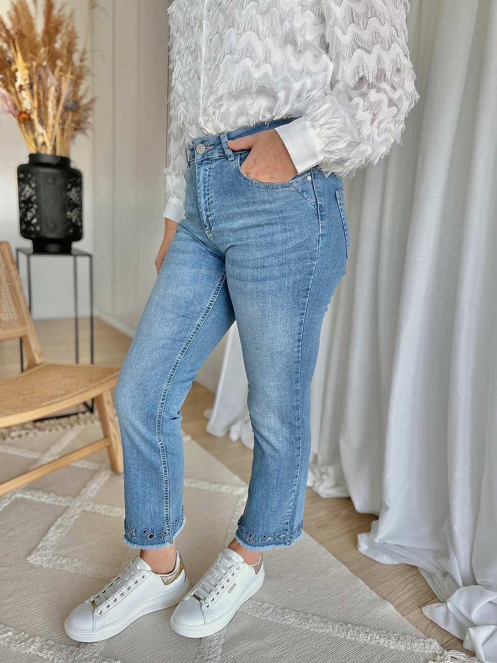 Thumbnail: 63402 Jeans met rechte pijpen en fantasie onderaan model "KIM" van Para Mi