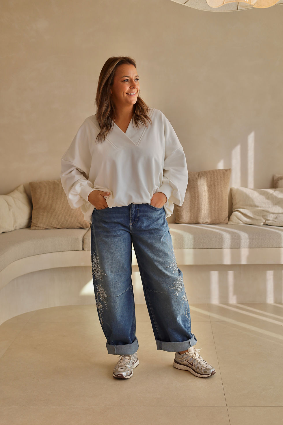 Thumbnail: 73693 Witte oversized sweater met v-hals Black Rose