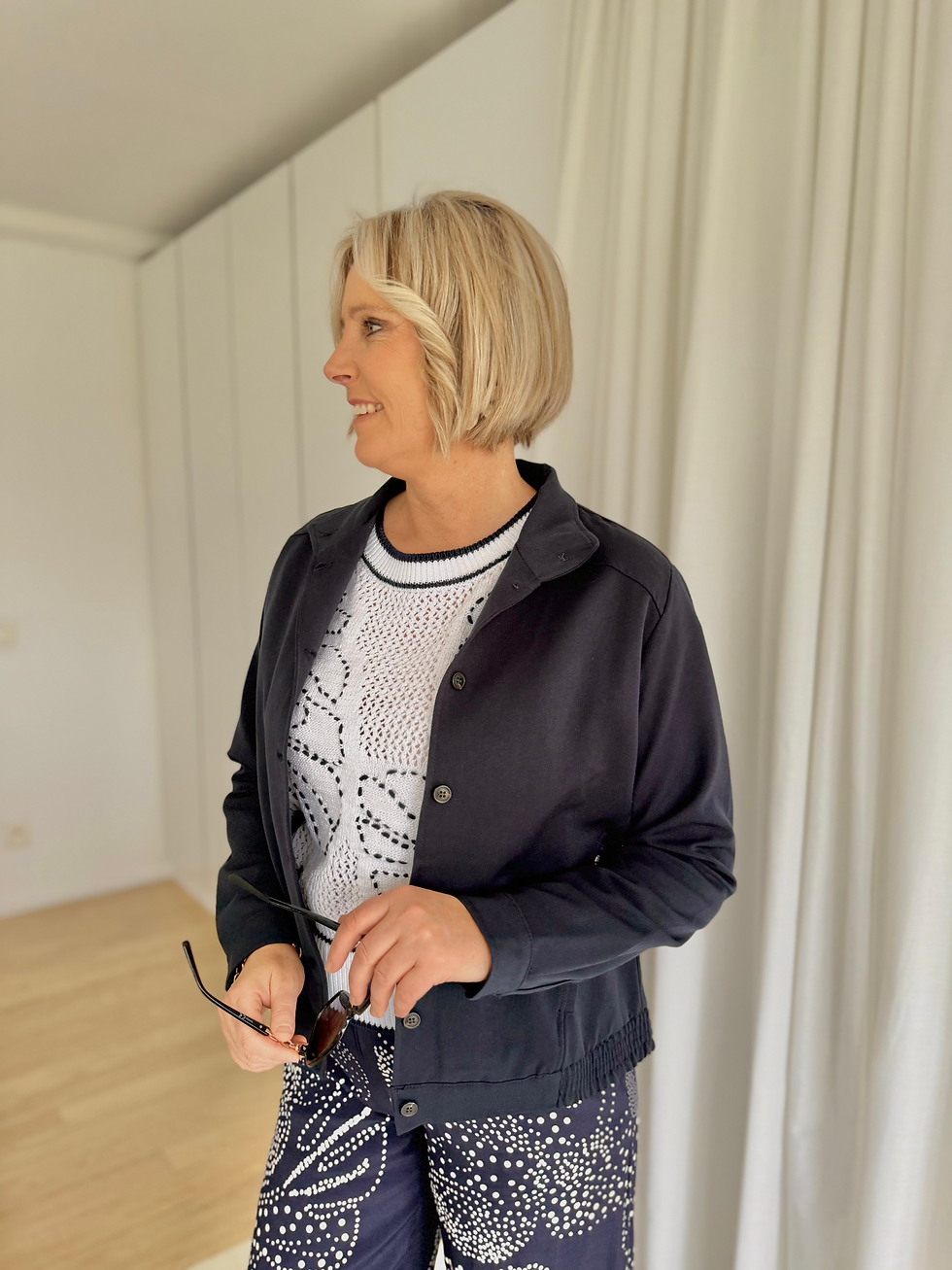 Thumbnail: 66962 Donkerblauw jasje met rekje bomber-model La Lotti