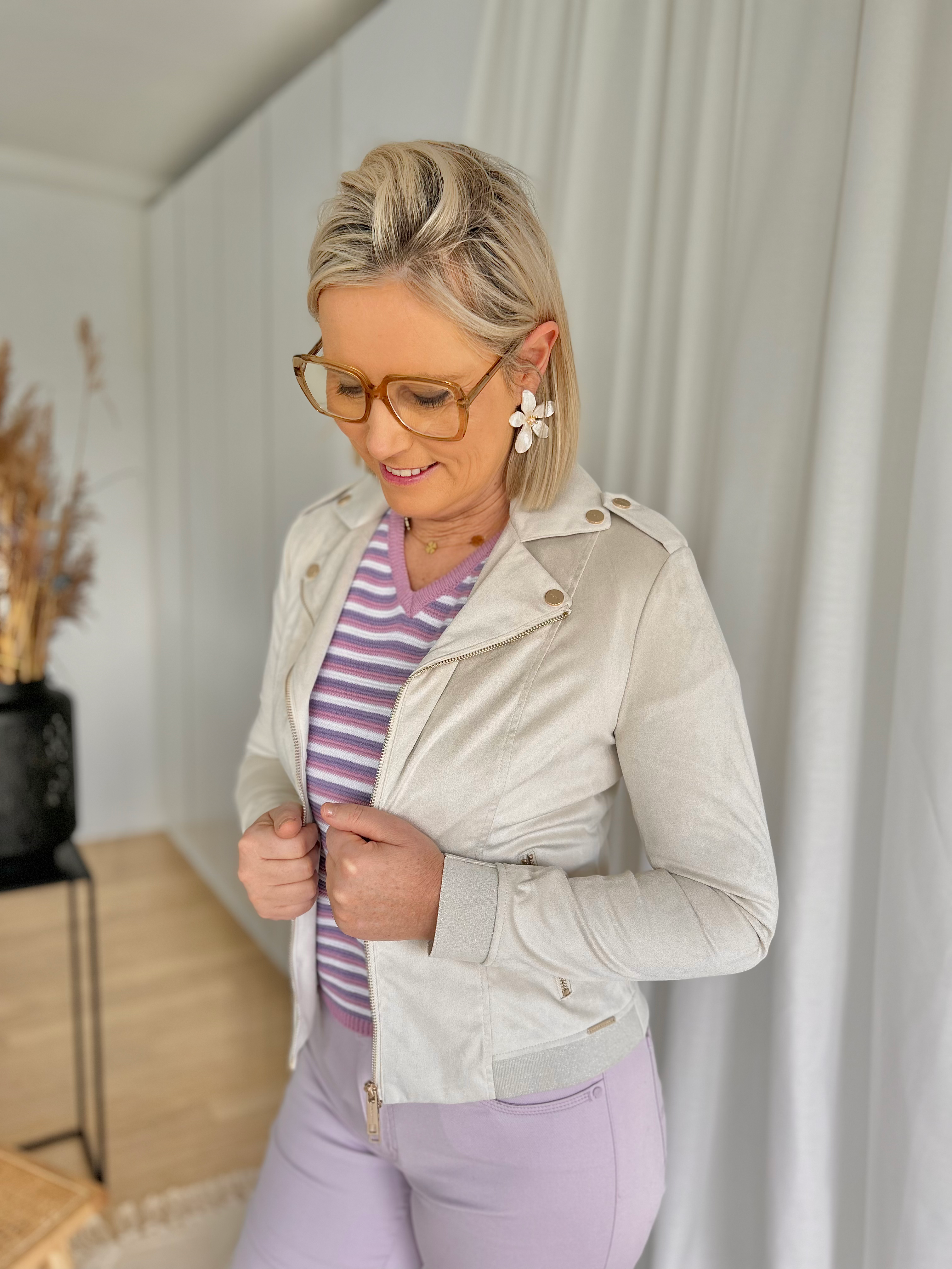 63340 Ecru jasje look-a-like daim-stof Rino & Pelle