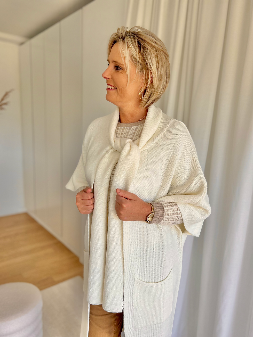 Thumbnail: 65196 Lange ecru cardigan met vaste sjaal Senso
