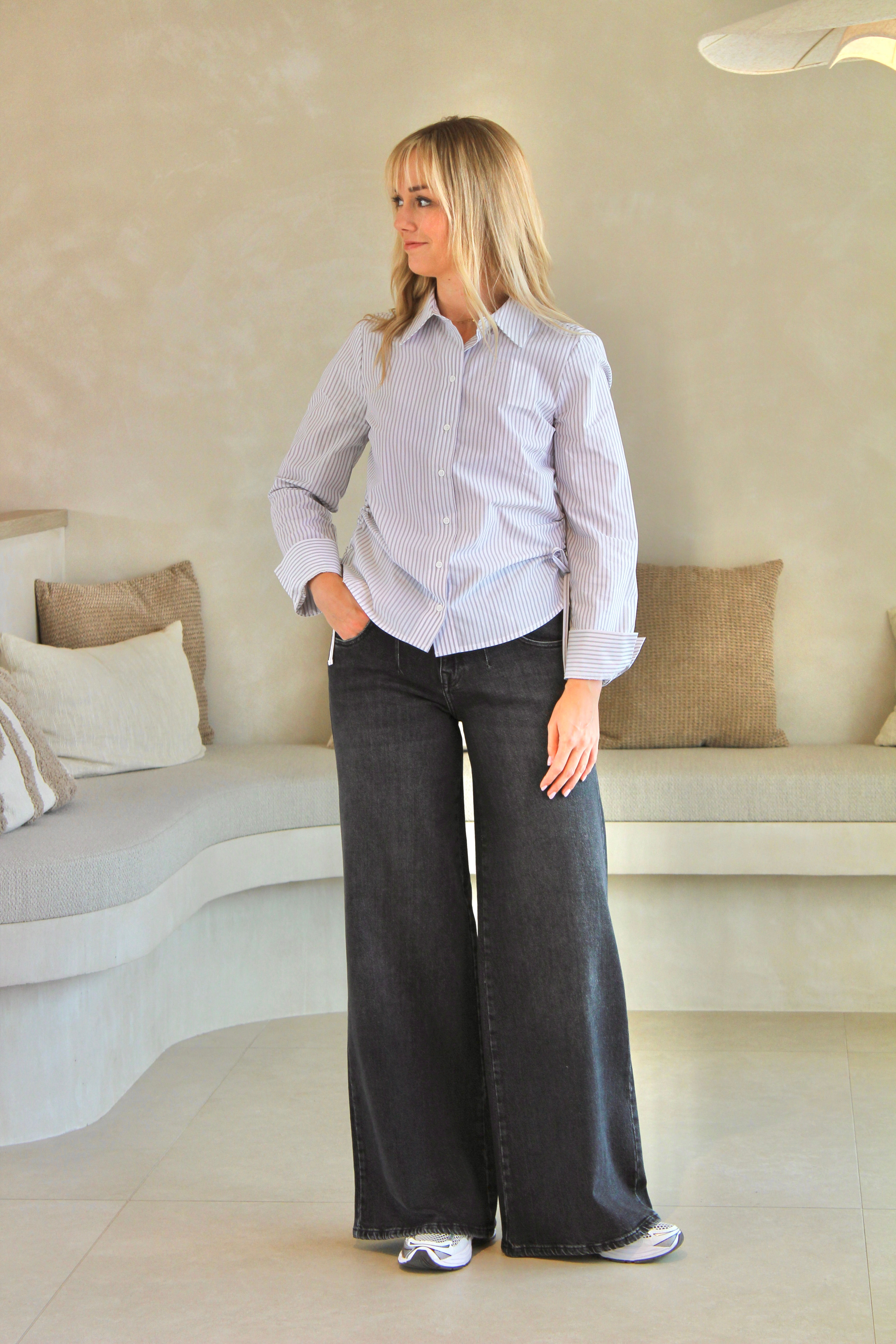 71947 Donkergrijze jeans met studs en wijde pijpen model 'Lizzy' van Para Mi