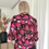 Thumbnail: 61975 Blouse met camel/fuchsia print v-hals Signe & Nature