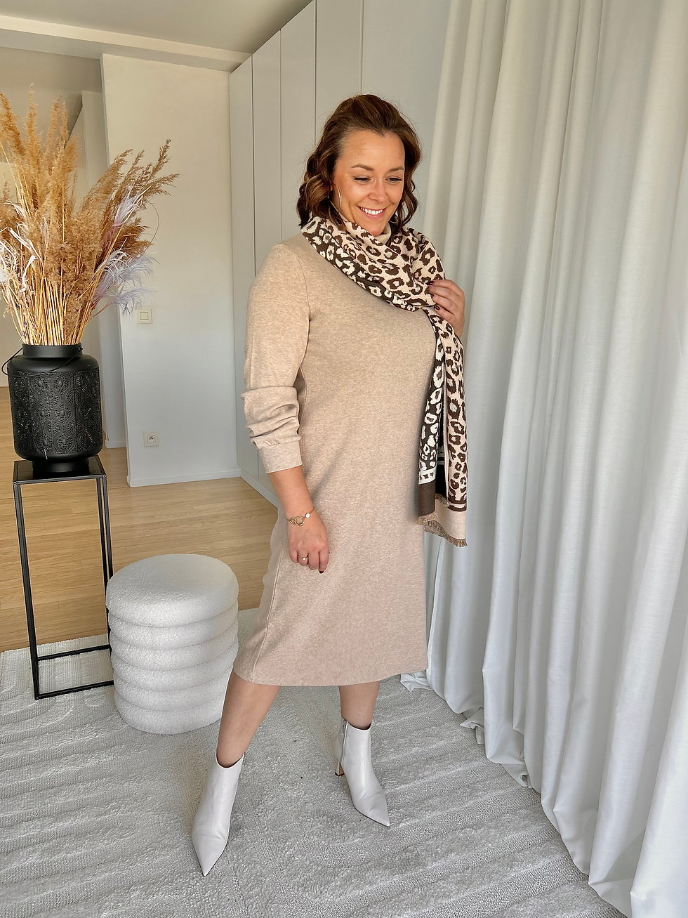 Thumbnail: 64482 Beige rolkraag-jurk in zachte kwaliteit Vila Joy
