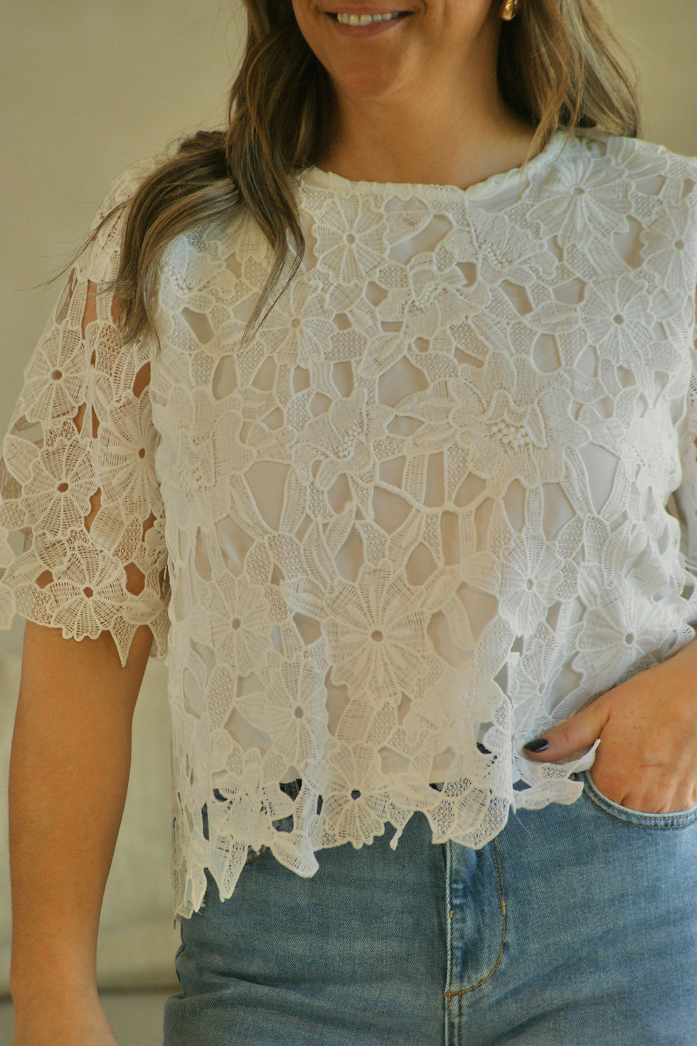 Thumbnail: 68805 Witte blouse in kantmotief met open achterkant Vila