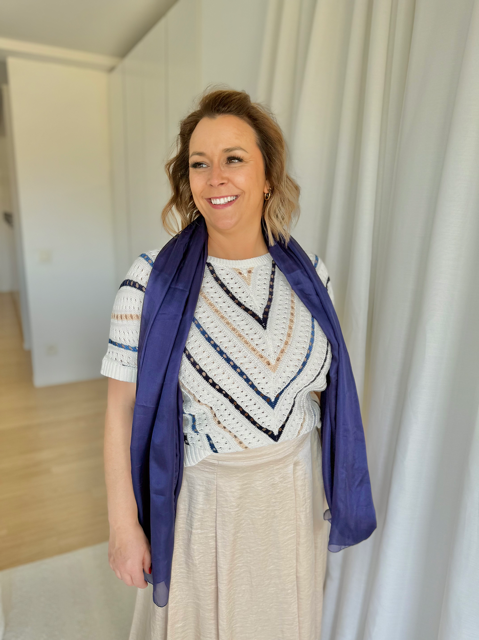 Thumbnail: 66370 Ecru katoenen trui met donkerblauw/beige patroon Marie Méro