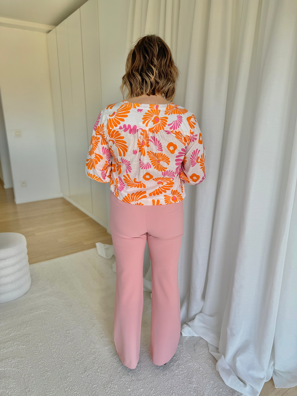 Thumbnail: 66462 Katoenen knoopblouse in oranje/roze print Atmos
