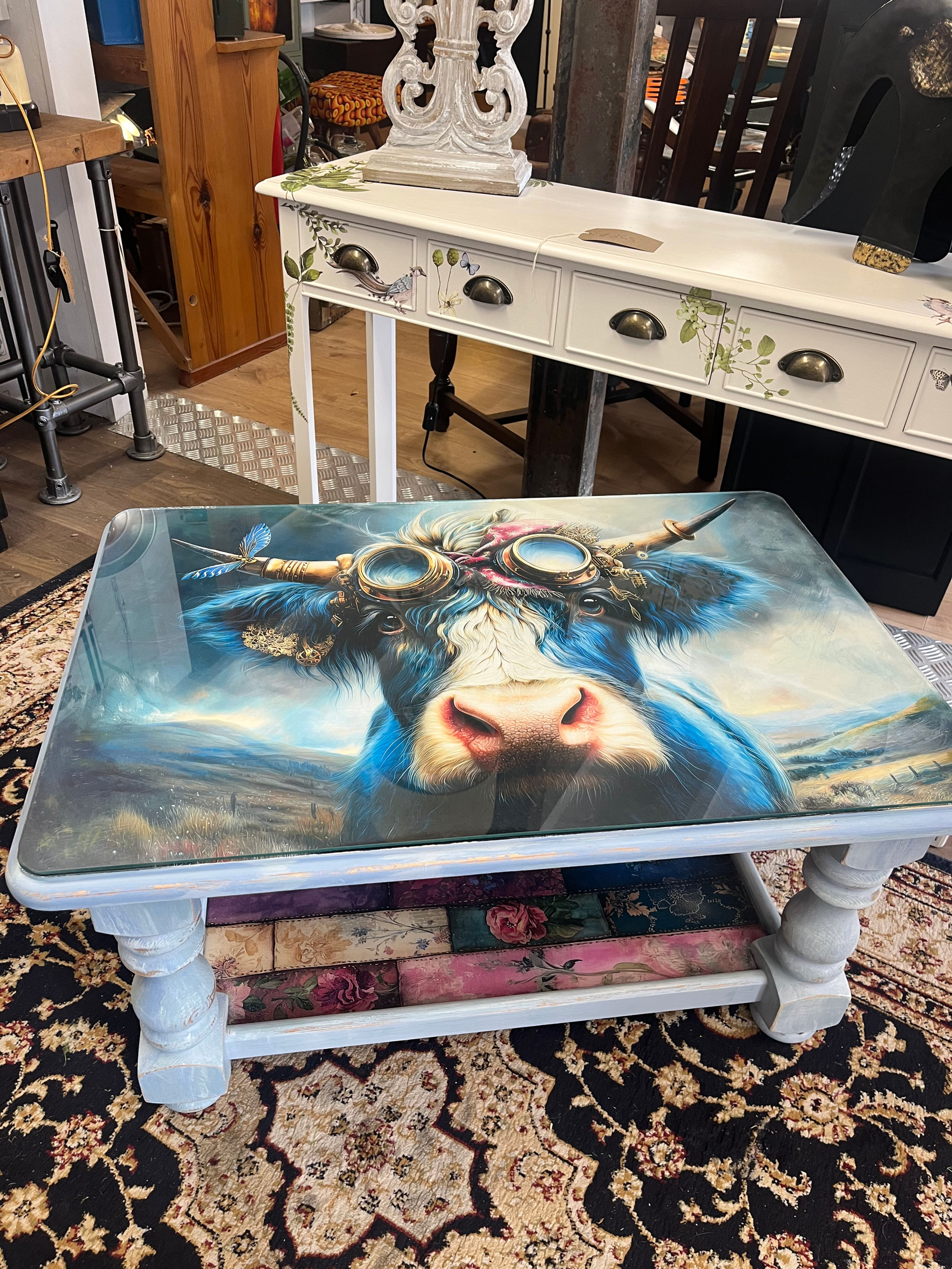 Bloo Cow theme coffee table