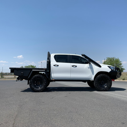V4 Toyota Hilux