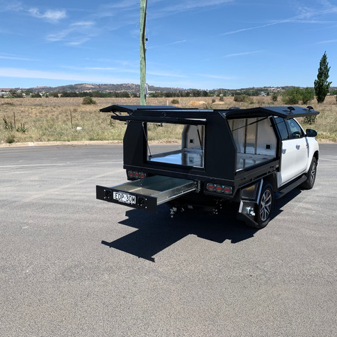 V4 Toyota Hilux