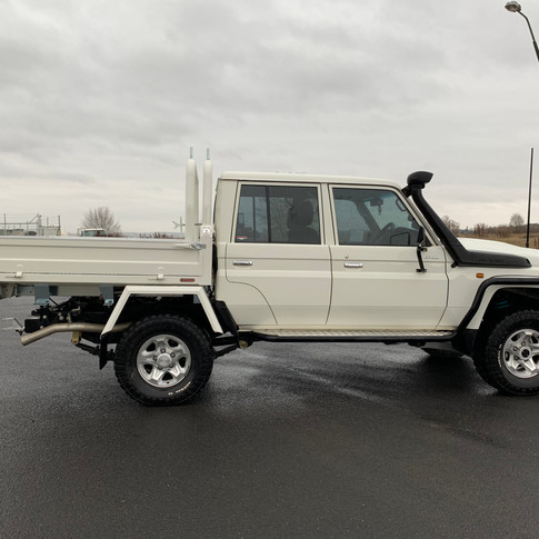 V4 Land Cruiser