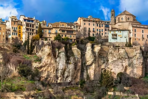 Vista de las Casas Colgadas de Cuenca sobre la Hoz del Huécar, uno de los monumentos más emblemáticos de la ciudad