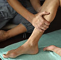 Physiothérapie sur la jambe
