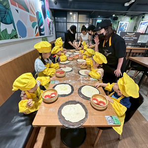 我是小主廚~堤諾做披薩