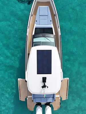 rent luxury yacht Saxdor 320 GTO sardinia